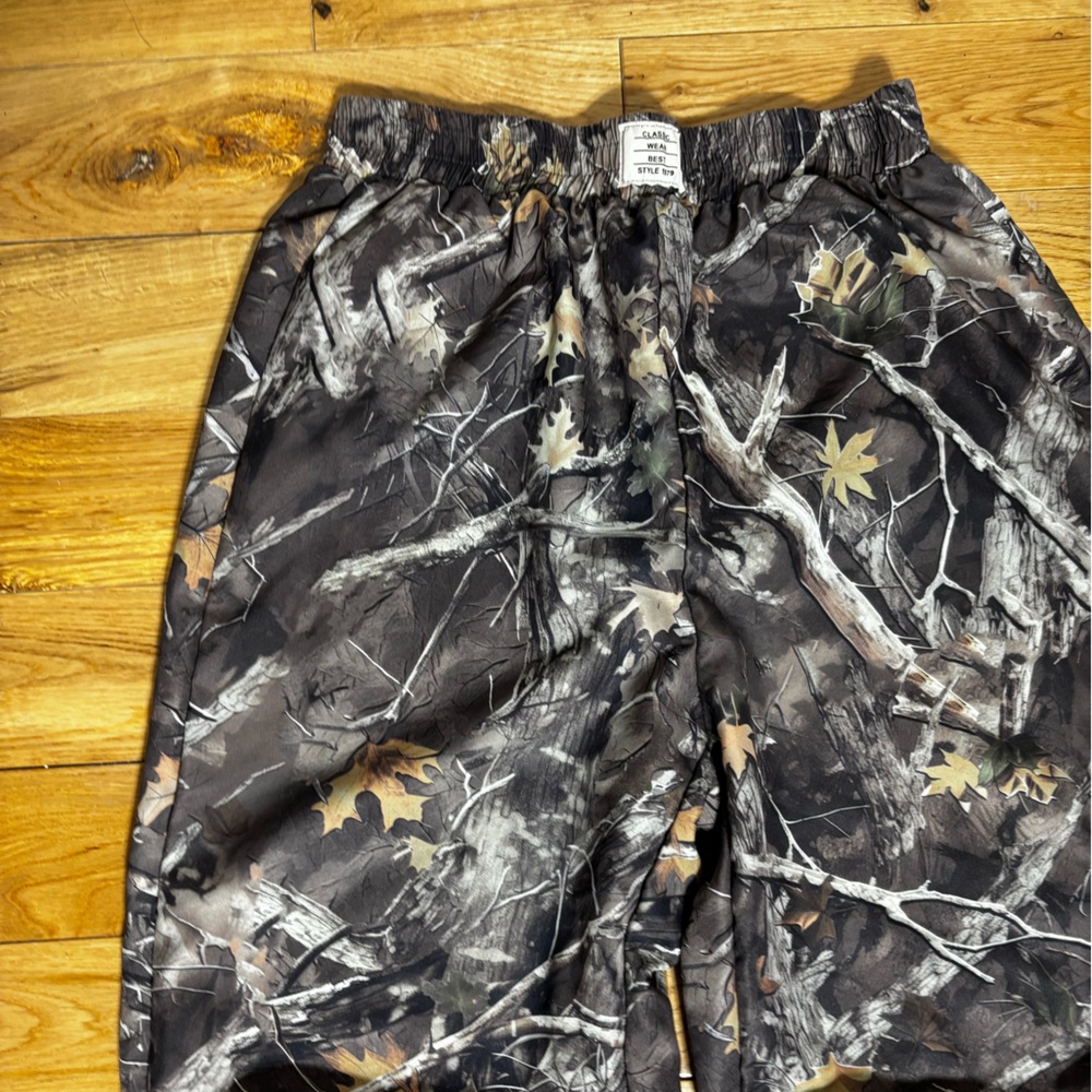 Women’s Wide Leg Camouflage Patterned Pants - Picture 4 of 5